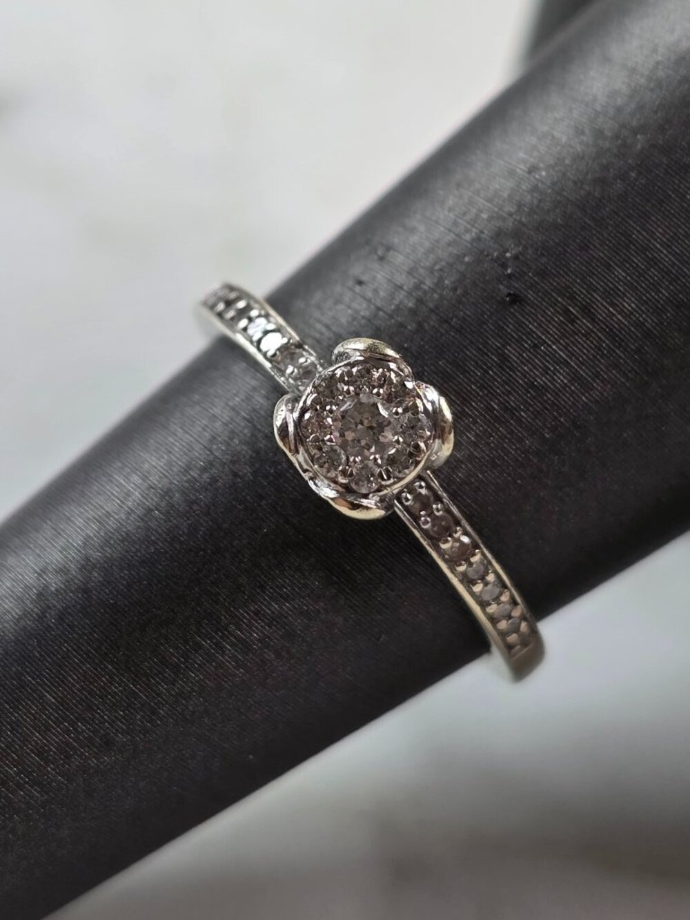 Womens Vintage Estate 10K White Gold Diamond Ring, 2.1g E5744